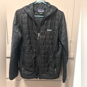 Patagonia womens preowned Nano Puff black jacket, size Medium